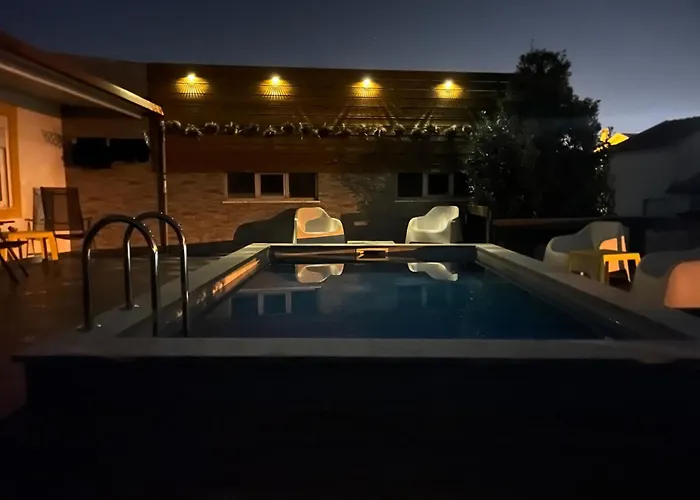 Sun House - Near Sintra - Kitchen - Pool
