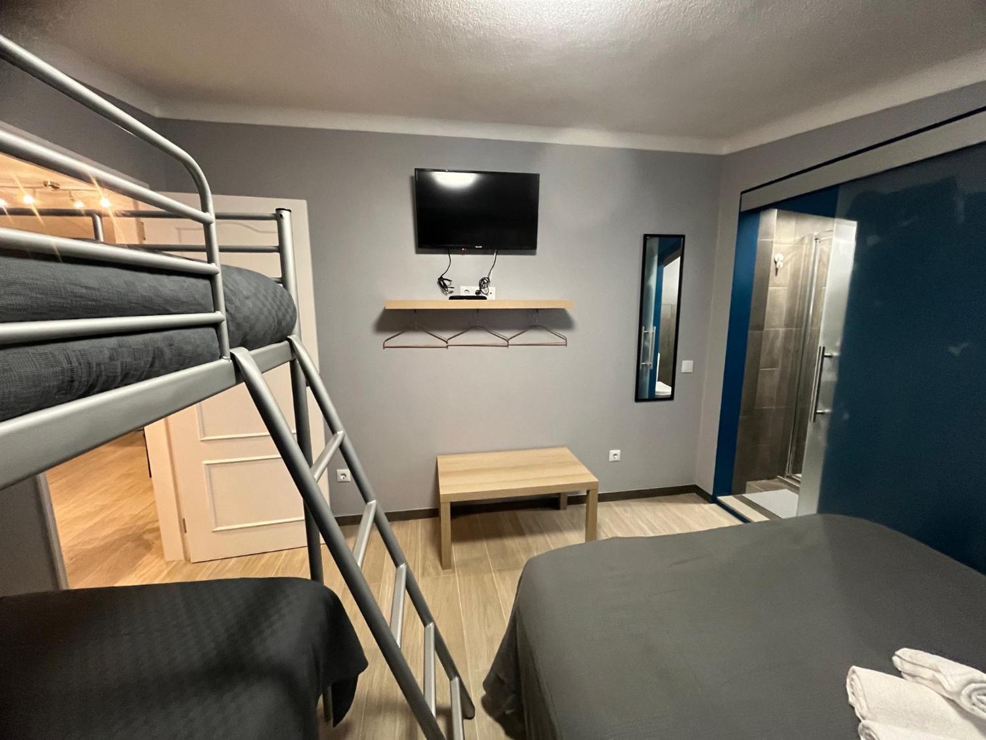 Sun House - Near - Kitchen - Pool Accommodatie bij particulieren *