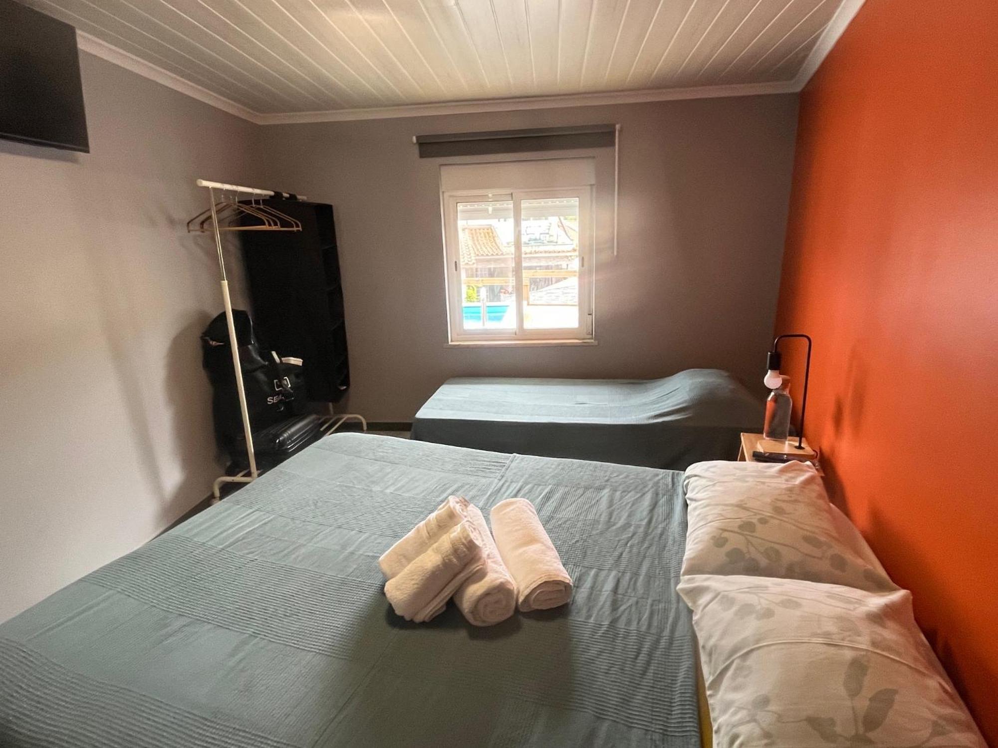 Sun House - Near - Kitchen - Pool Homestay