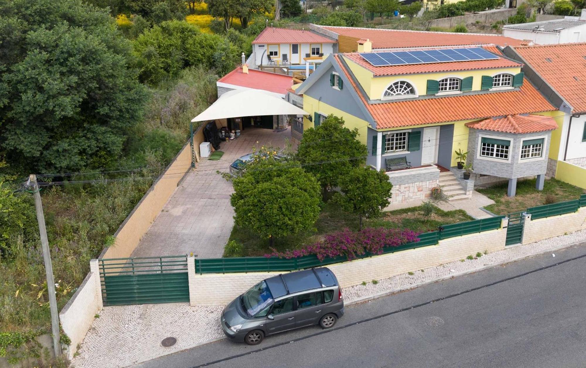 Sun House - Near - Kitchen - Pool Homestay *